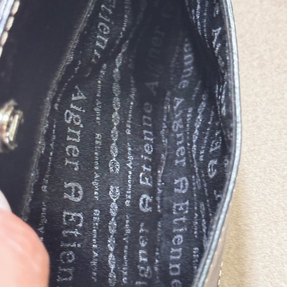 Etienne Aigner Black Shoulder Bag with Structured Design - Picture 10 of 11